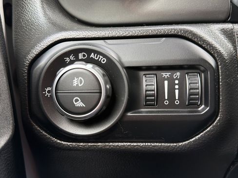 Used 2021 Jeep Gladiator Overland w/ Trailer Tow Package image 53