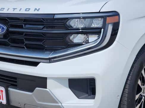 Used 2025 Ford Expedition Max Platinum AWD/4WD image 8