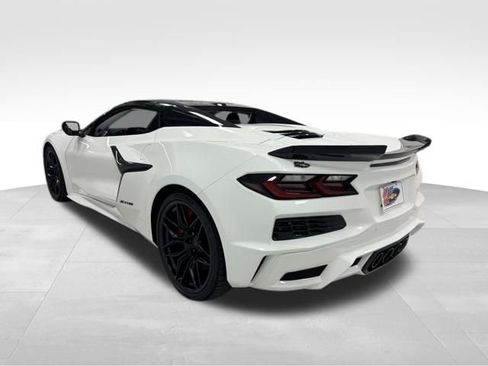 Used 2025 Chevrolet Corvette Z06 image 3