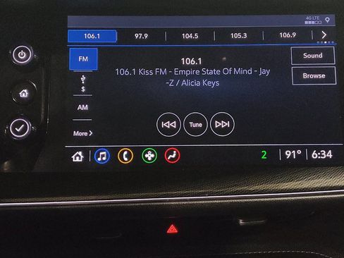 Used 2021 Buick Envision Essence w/ Sport Touring Package FWD image 25