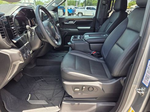 Used 2024 Chevrolet Silverado 1500 LT w/ Leather Package AWD/4WD image 5