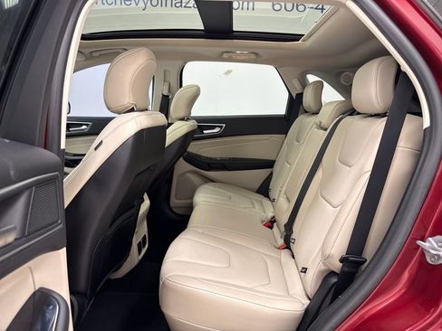 Used 2019 Ford Edge Titanium image 16