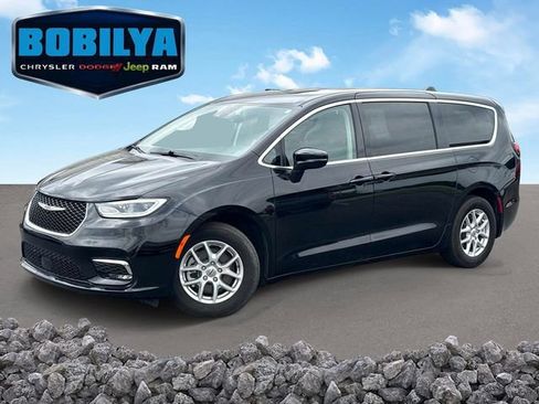 Used 2024 Chrysler Pacifica Touring-L FWD image 1