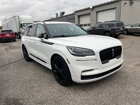 Used 2024 Lincoln Aviator Reserve w/ Equipment Group 201A image 2