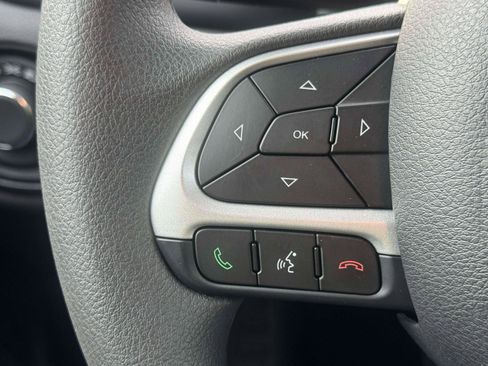 Used 2023 Jeep Renegade Latitude image 17