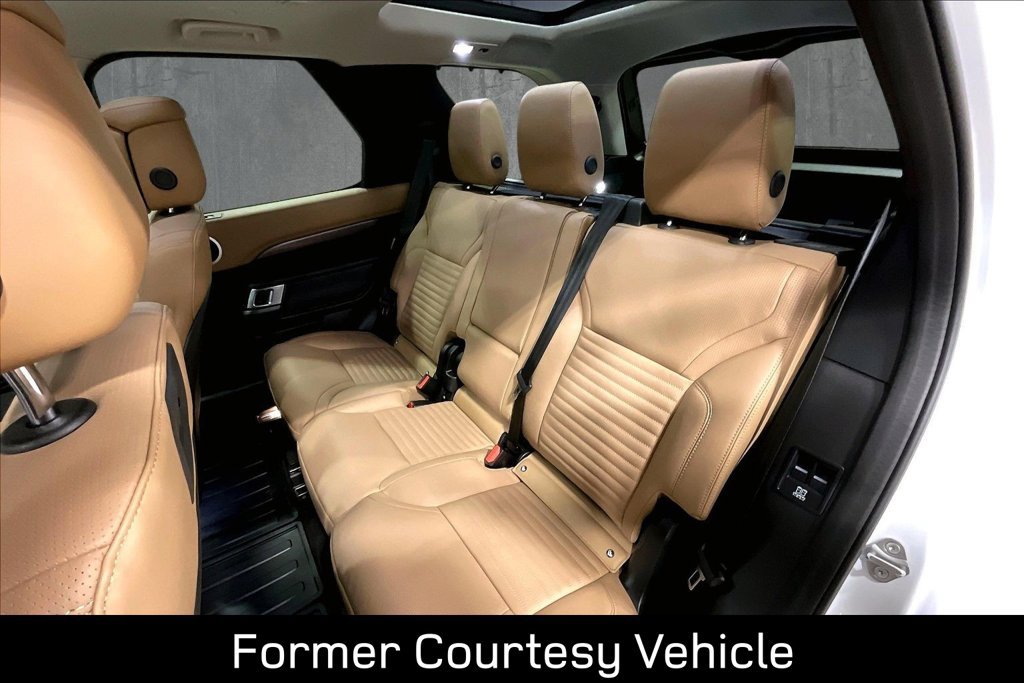 Used 2025 Land Rover Discovery Metropolitan Edition AWD/4WD image 23