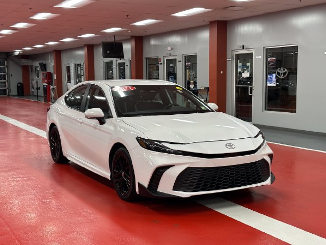 Certified 2025 Toyota Camry SE FWD image 2