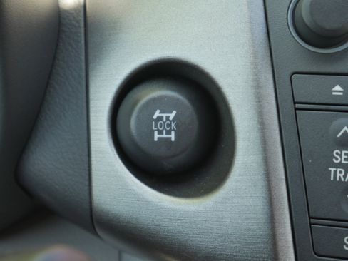 Used 2009 Toyota RAV4 Limited AWD/4WD image 9