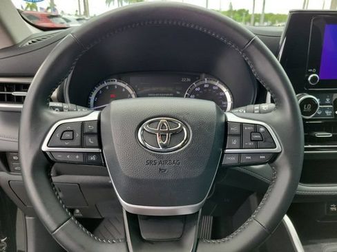 Certified 2024 Toyota Highlander LE FWD image 20