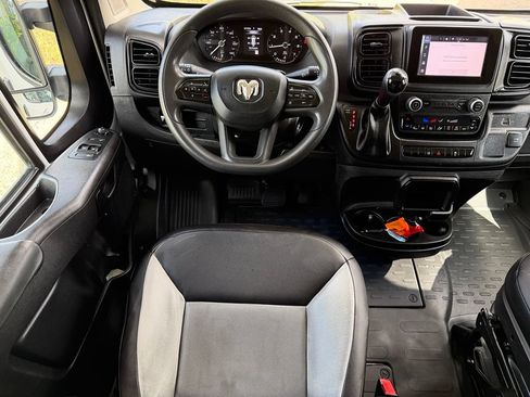 Used 2024 RAM ProMaster 2500 w/ Convenience Group FWD image 18
