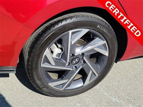 Certified 2025 Hyundai Elantra Sport image 21