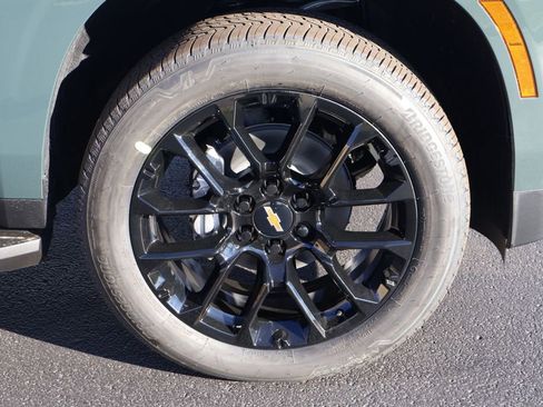 New 2026 Chevrolet Suburban RST image 11