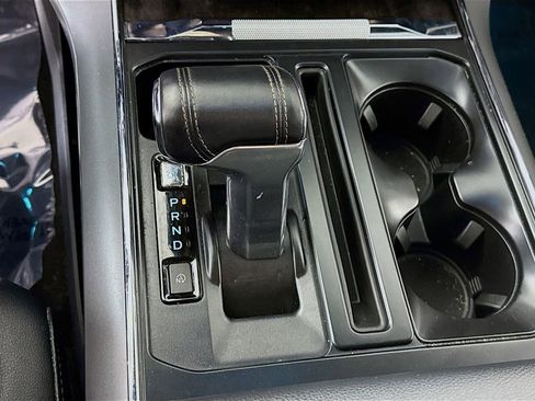 Used 2022 Ford F150 Lightning Lariat image 10