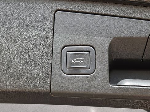 Used 2023 Cadillac XT4 Luxury FWD image 15
