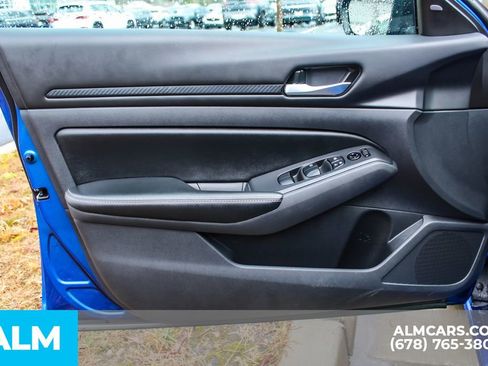 Used 2025 Nissan Altima 2.5 SV image 35