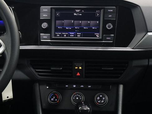 Used 2023 Volkswagen Jetta S image 19