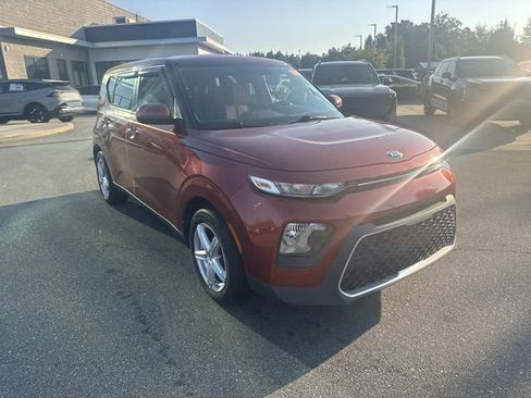 Used 2021 Kia Soul LX FWD image 3