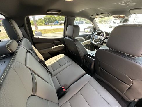 New 2025 Chevrolet Colorado ZR2 w/ Technology Package image 18