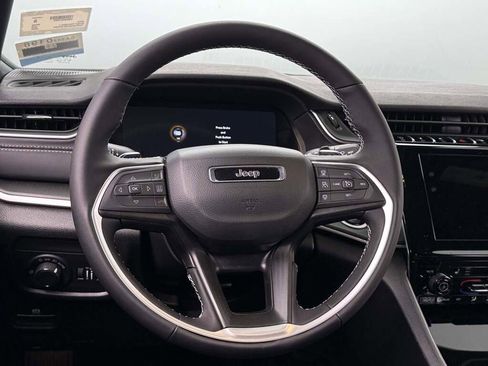 New 2025 Jeep Grand Cherokee L Altitude image 24