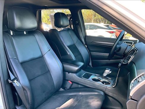 Used 2019 Jeep Grand Cherokee Altitude image 8