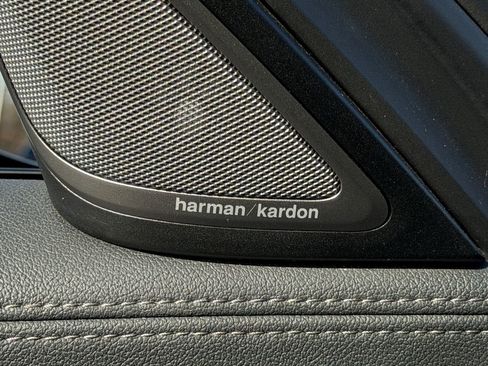 Used 2022 BMW 740i xDrive w/ Luxury Rear Seating Package image 38