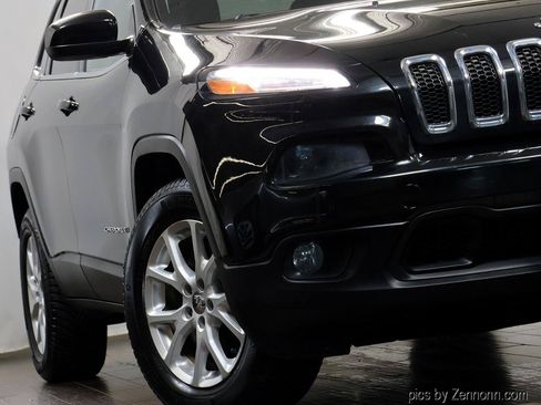 Used 2014 Jeep Cherokee Latitude AWD/4WD image 4