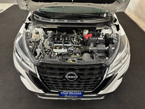 Used 2024 Nissan Kicks SV FWD image 11