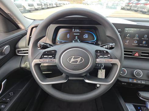 New 2026 Hyundai Elantra SE image 9