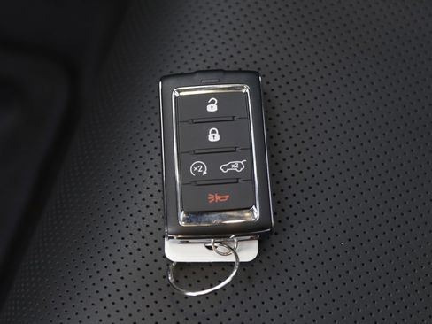 New 2022 Jeep Grand Cherokee Overland w/ Luxury Tech Group IV image 23