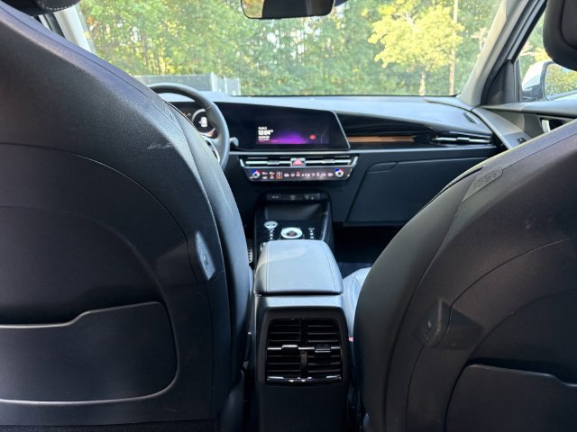 Certified 2023 Kia Niro Wave FWD image 30