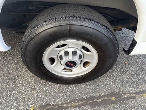 Used 2018 GMC Savana 2500 w/ Enhanced Convenience Package image 20