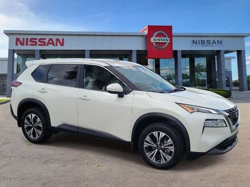 Certified 2023 Nissan Rogue SV FWD image 2