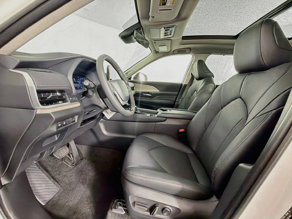 New 2026 Toyota Grand Highlander AWD image 11