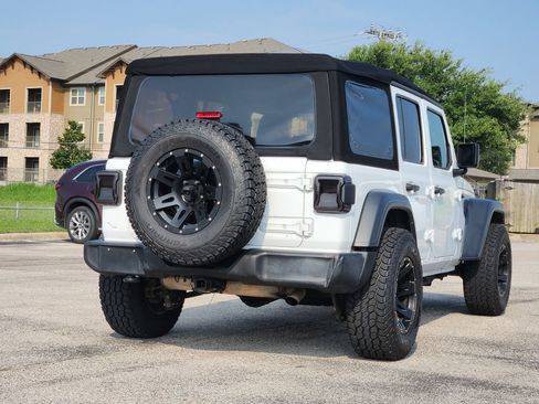 Used 2018 Jeep Wrangler Unlimited Sport S AWD/4WD image 3