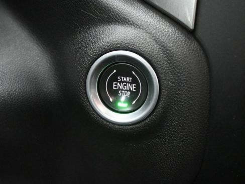 Used 2022 Chevrolet Silverado 1500 LTZ image 32