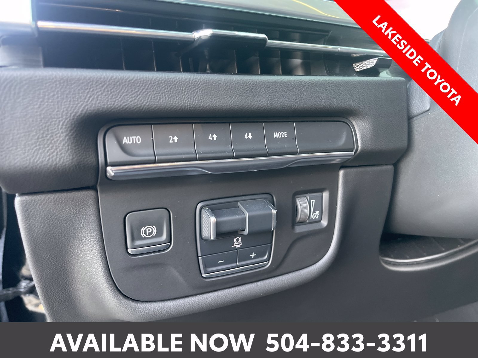 Used 2025 Cadillac Escalade Sport w/ LPO, Floor Liner Package AWD/4WD image 26