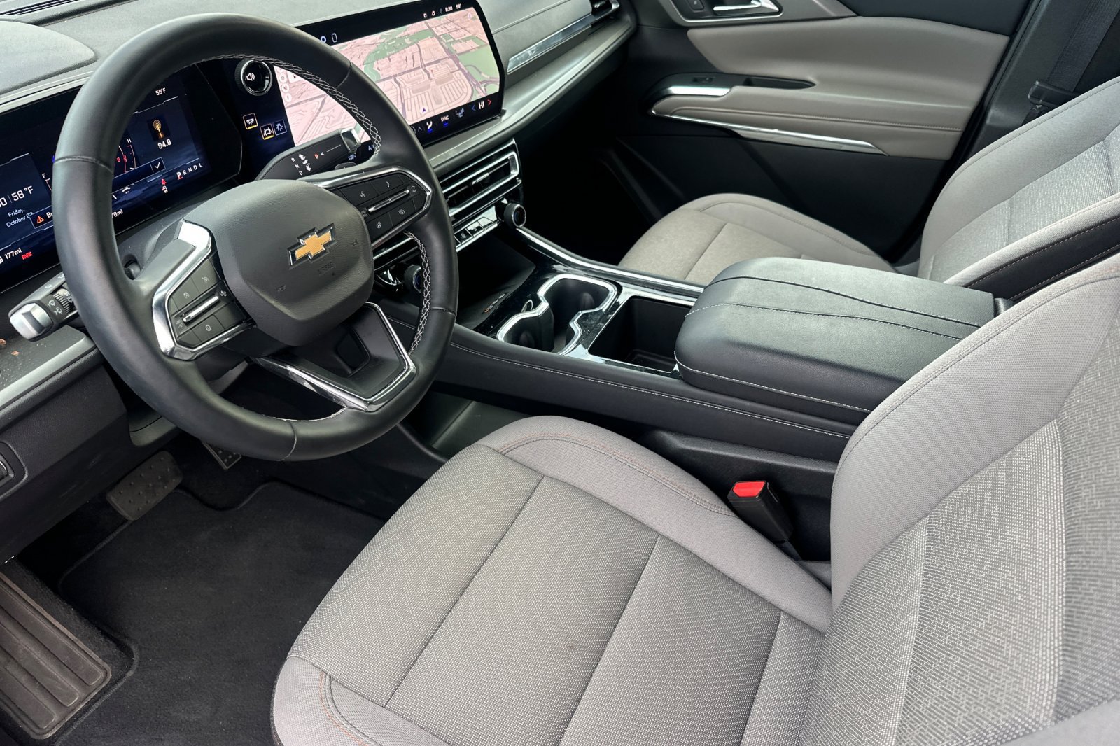 Used 2026 Chevrolet Traverse LT w/ Driver Confidence Package FWD image 10
