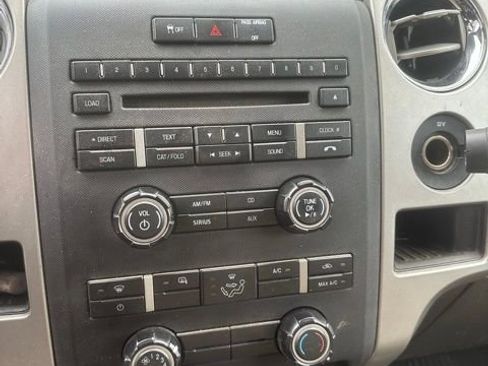 Used 2011 Ford F150 XLT w/ XLT Chrome Pkg image 14