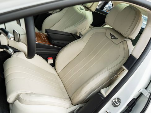 Certified 2023 Bentley Flying Spur V8 AWD/4WD image 25