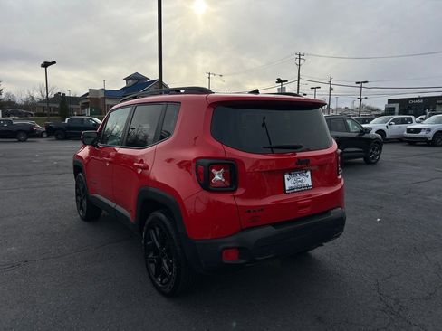 Used 2018 Jeep Renegade Altitude image 10