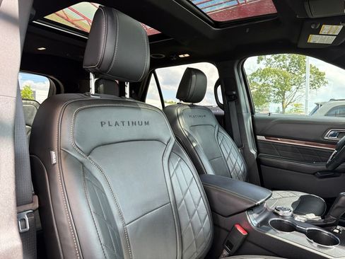 Used 2018 Ford Explorer Platinum AWD/4WD image 29