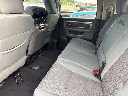 Used 2018 RAM 2500 SLT w/ Luxury Group AWD/4WD image 3