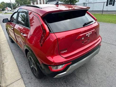 Certified 2024 Kia Niro FWD image 14