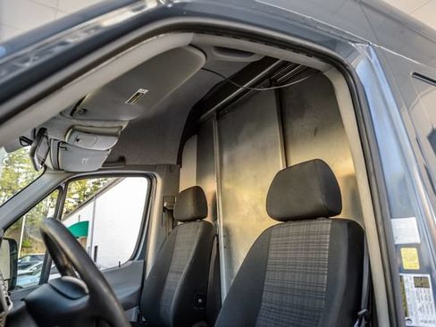 Used 2018 Mercedes-Benz Sprinter 2500 image 36