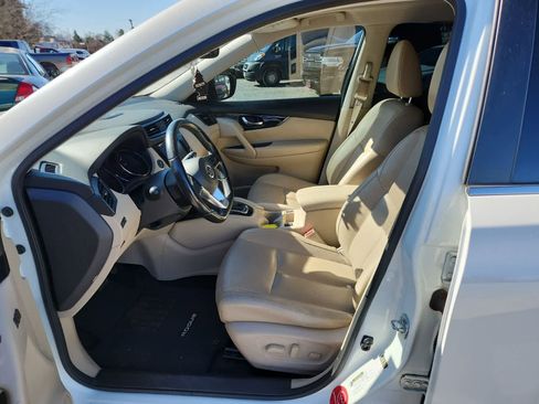 Used 2018 Nissan Rogue SL w/ Premium Package image 15