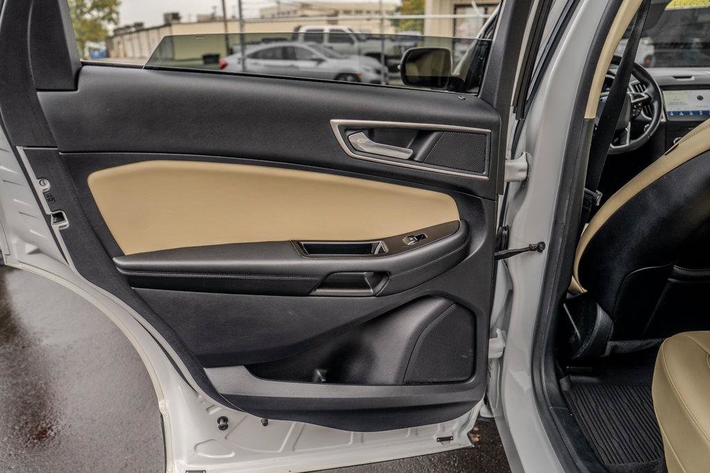 Used 2019 Ford Edge SEL w/ Equipment Group 201A FWD image 15