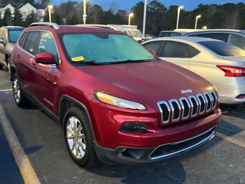 Used 2017 Jeep Cherokee Limited image 6