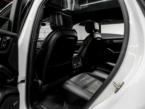 Used 2023 Porsche Cayenne Base image 50