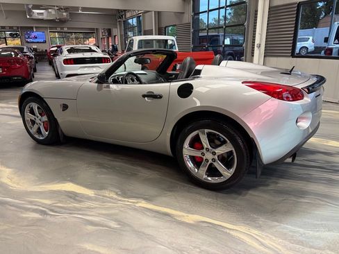Used 2008 Pontiac Solstice GXP w/ Premium Package RWD image 30