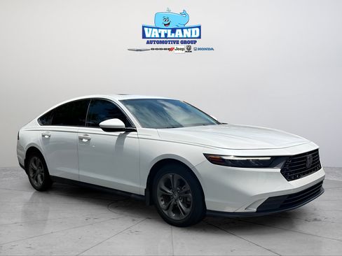 Used 2023 Honda Accord EX image 32